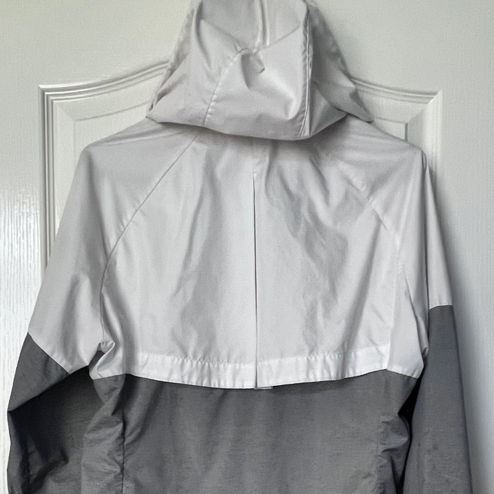 Nike Windrunner Jacket • Small - Picture 9 of 9
